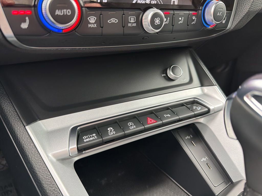 Used 2022 Audi Q3 2.0T Premium Plus image 34