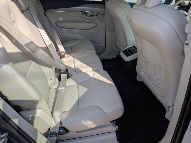 Used 2022 Volvo XC90 T5 Momentum w/ Climate Package image 27