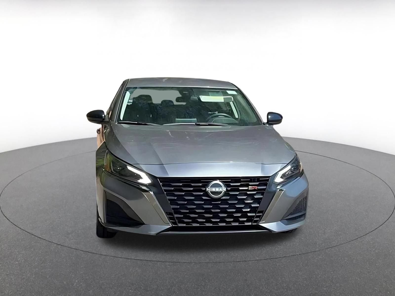 Used 2025 Nissan Altima 2.5 SR FWD image 5