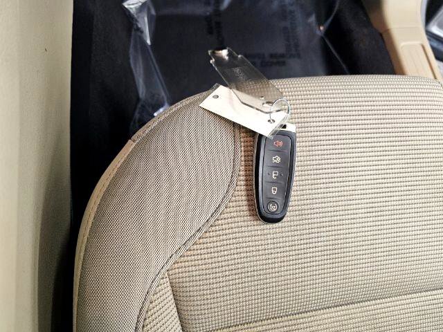 Used 2019 Ford Taurus SEL w/ Equipment Group 201A image 24