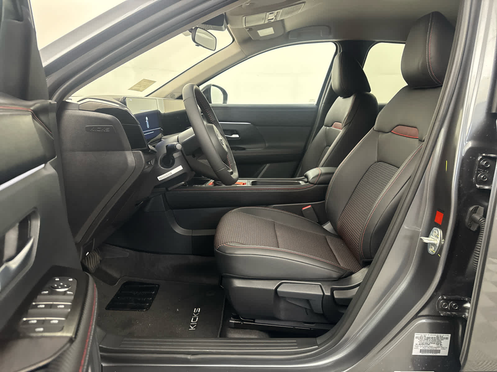 New 2026 Nissan Kicks SR image 10