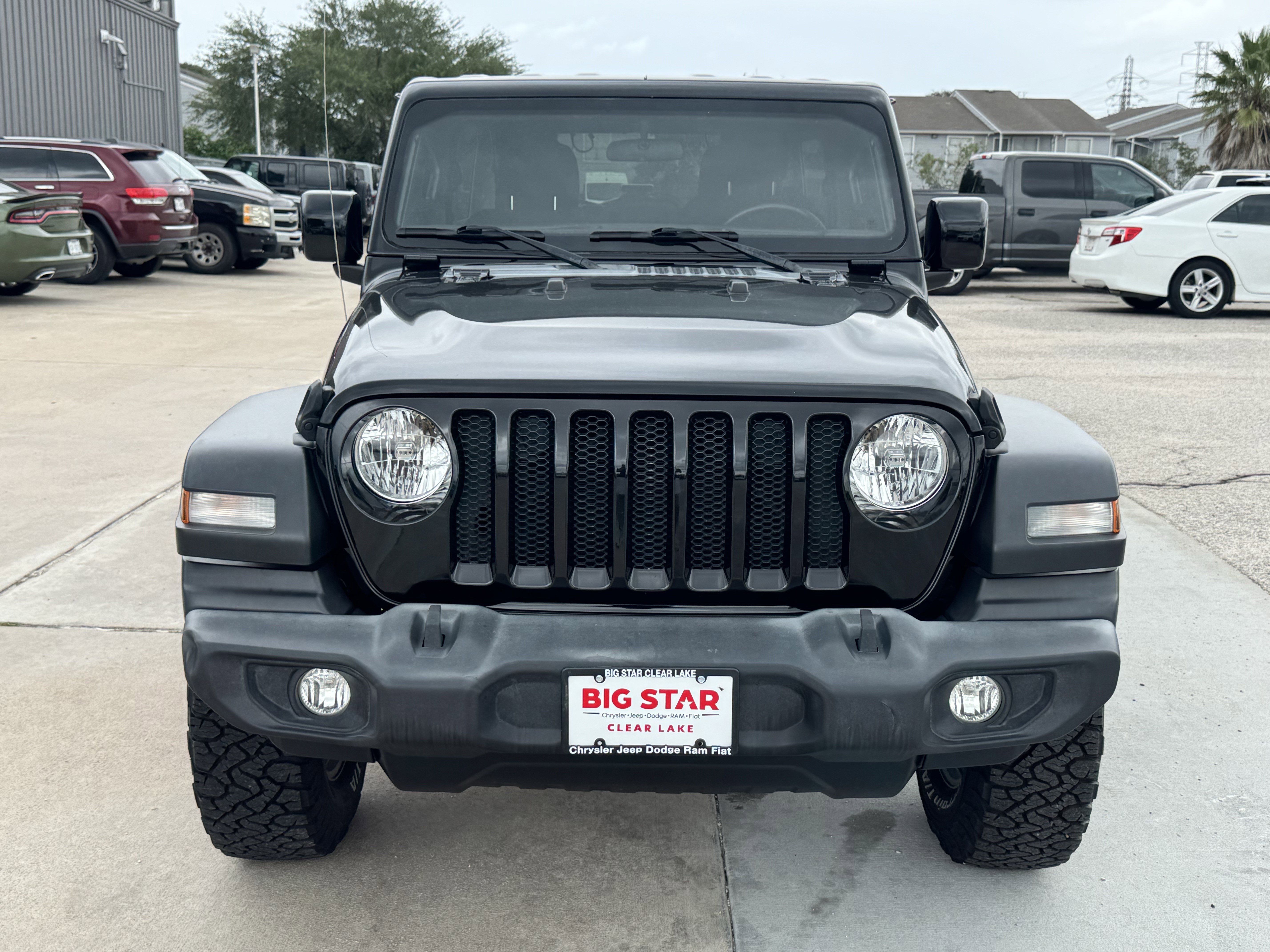 Used 2022 Jeep Wrangler Unlimited Sport AWD/4WD image 3