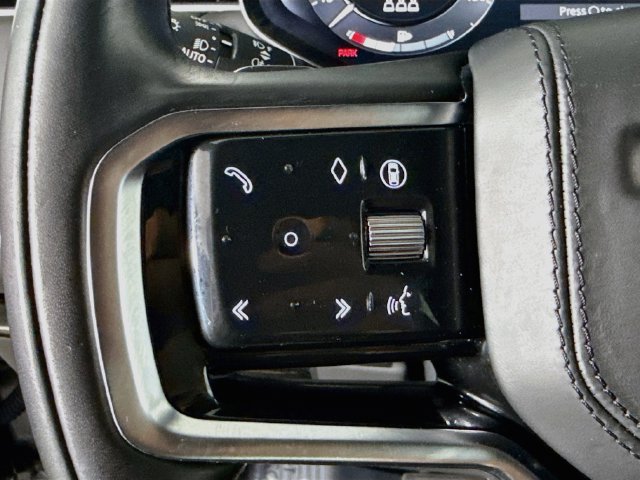 Used 2025 Land Rover Range Rover Sport SE AWD/4WD image 13