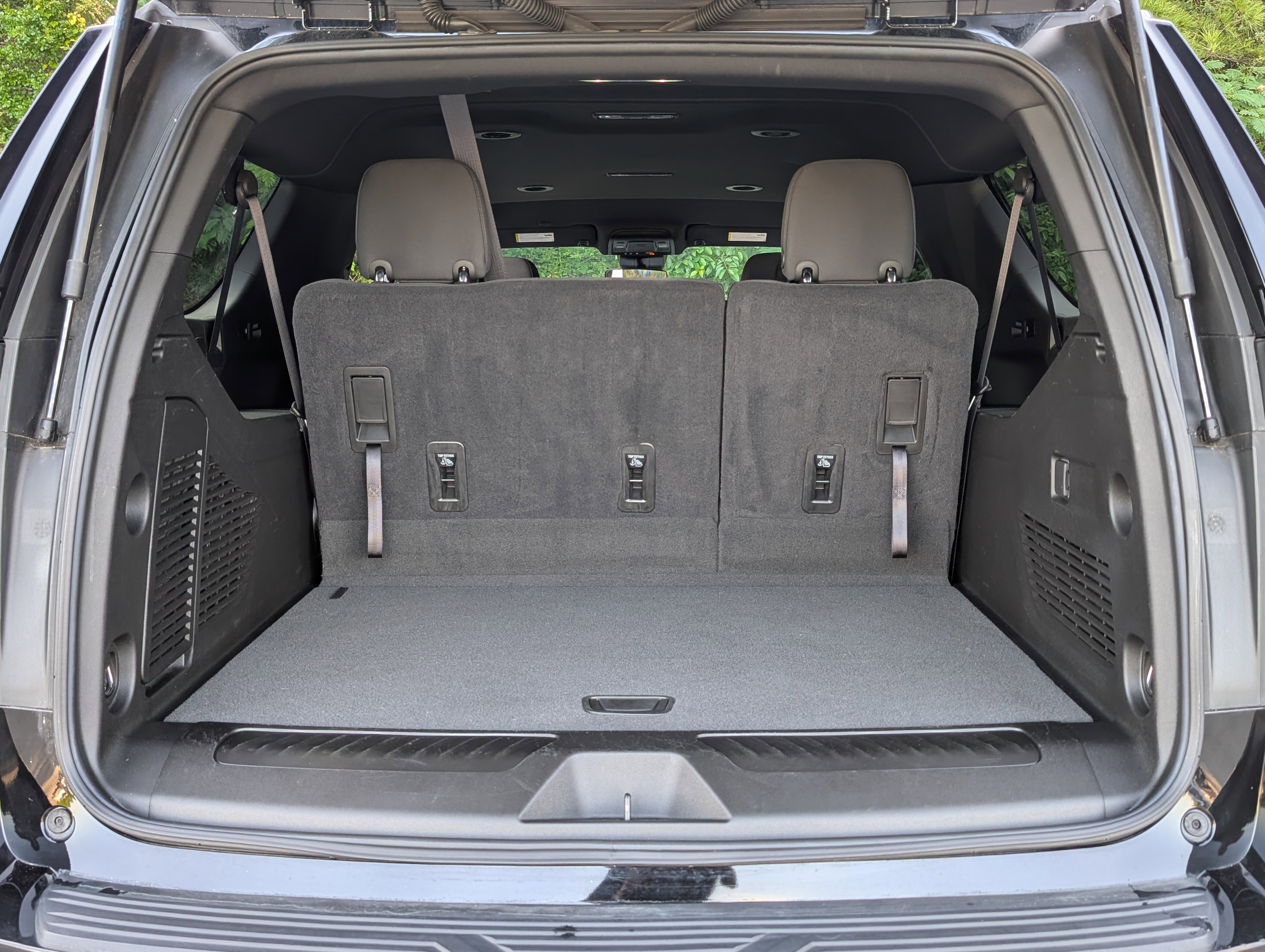 Used 2024 Chevrolet Suburban LS RWD image 19