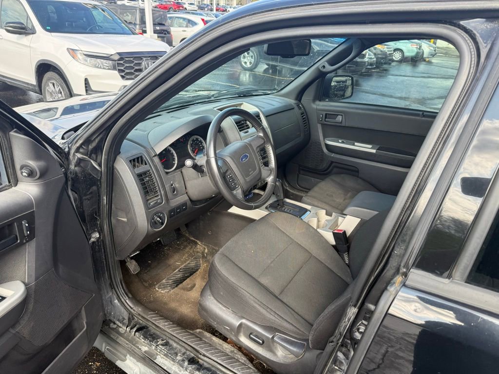 Used 2010 Ford Escape XLT image 6