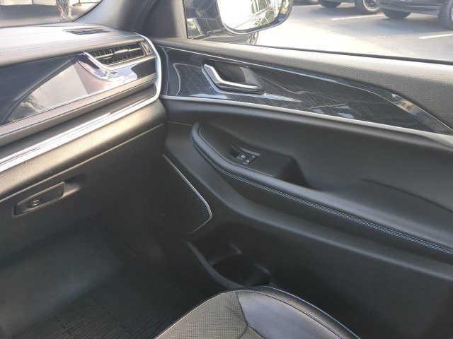 Used 2022 Jeep Grand Cherokee Trailhawk AWD/4WD image 19