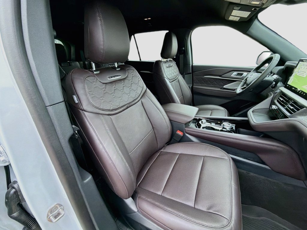 New 2026 Ford Explorer Platinum w/ LUX Leather Package AWD/4WD image 31
