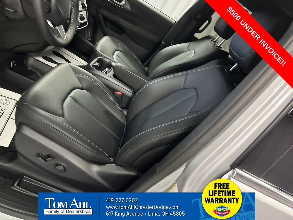 New 2026 Chrysler Voyager LX image 10