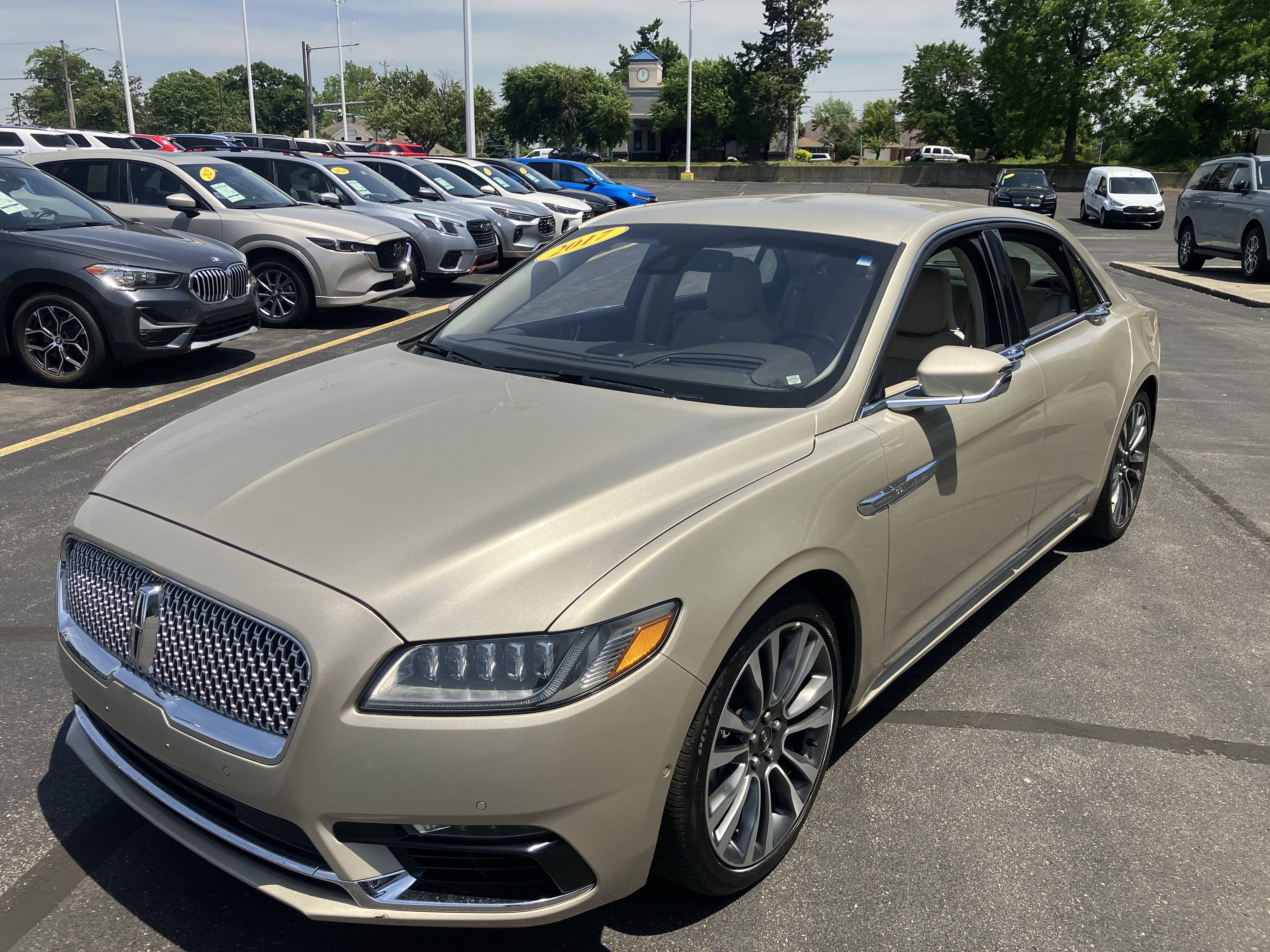 Used 2017 Lincoln Continental Reserve w/ Luxury Package AWD/4WD image 3