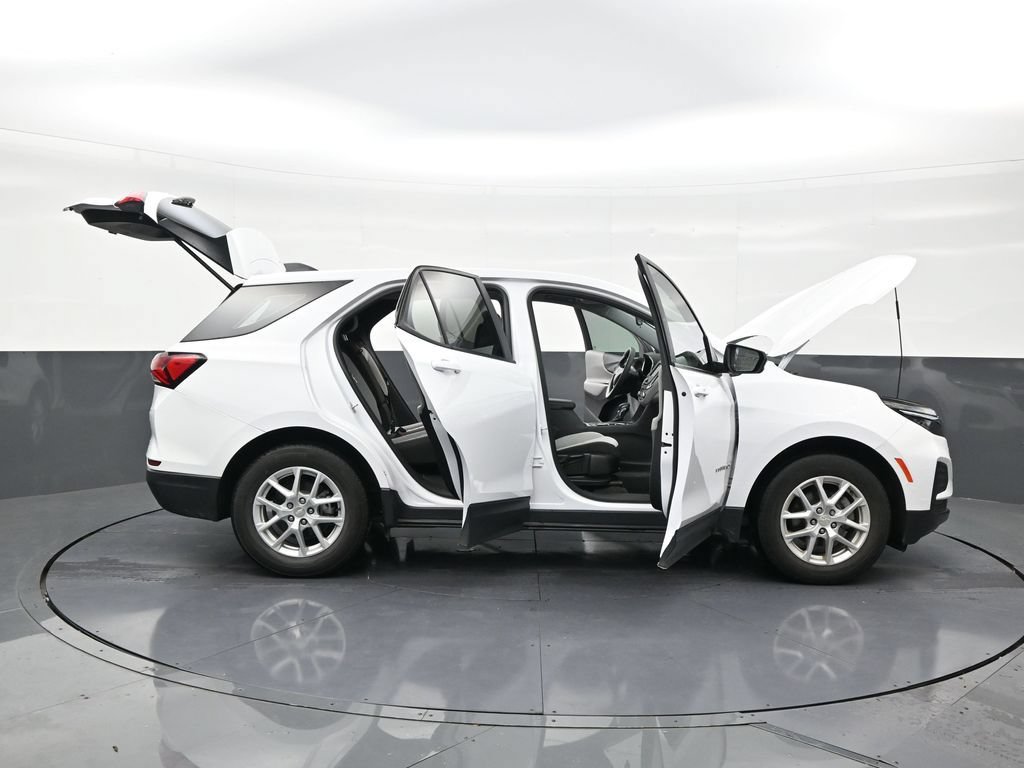 Used 2023 Chevrolet Equinox LS FWD image 29