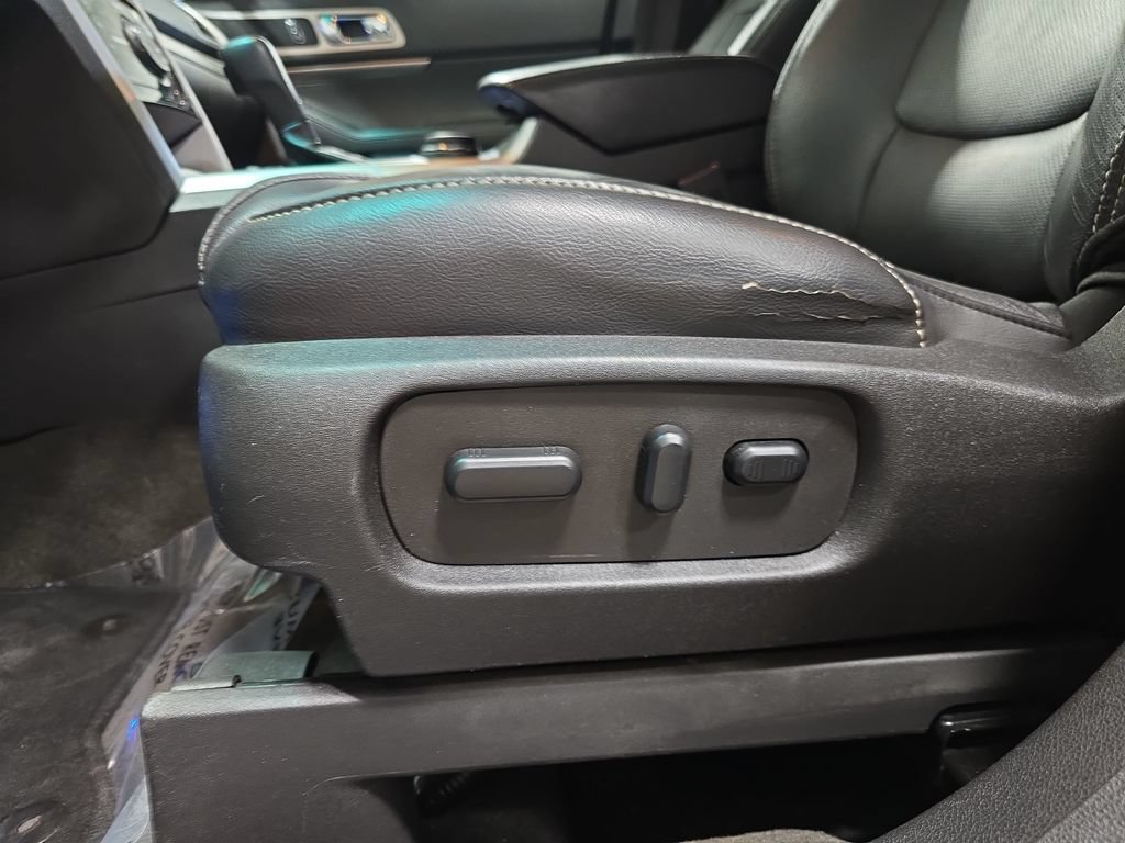 Used 2015 Ford Explorer Sport w/ Equipment Group 401A AWD/4WD image 33