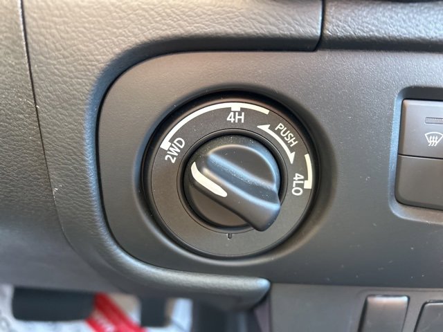 Used 2025 Nissan Frontier PRO-4X w/ Black Accent Package image 29