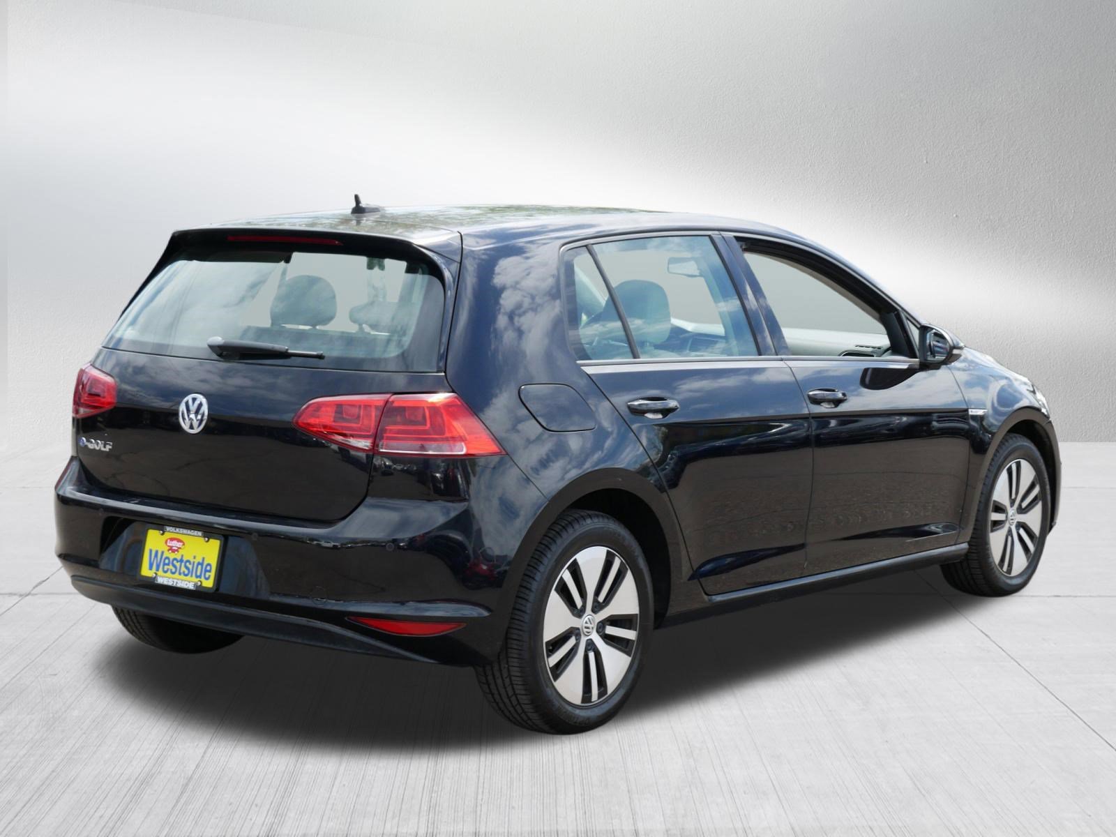 Used 2016 Volkswagen e-Golf SEL Premium FWD image 7