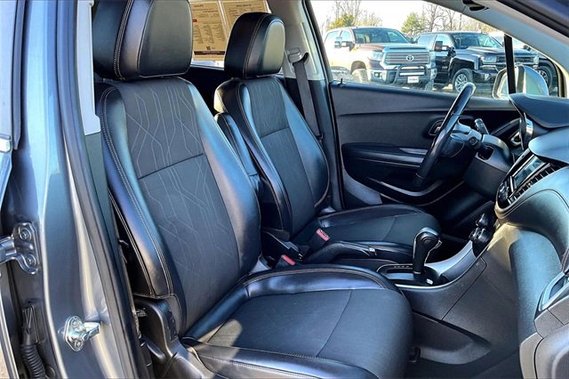 Used 2019 Chevrolet Trax LT w/ LT Convenience Package image 22