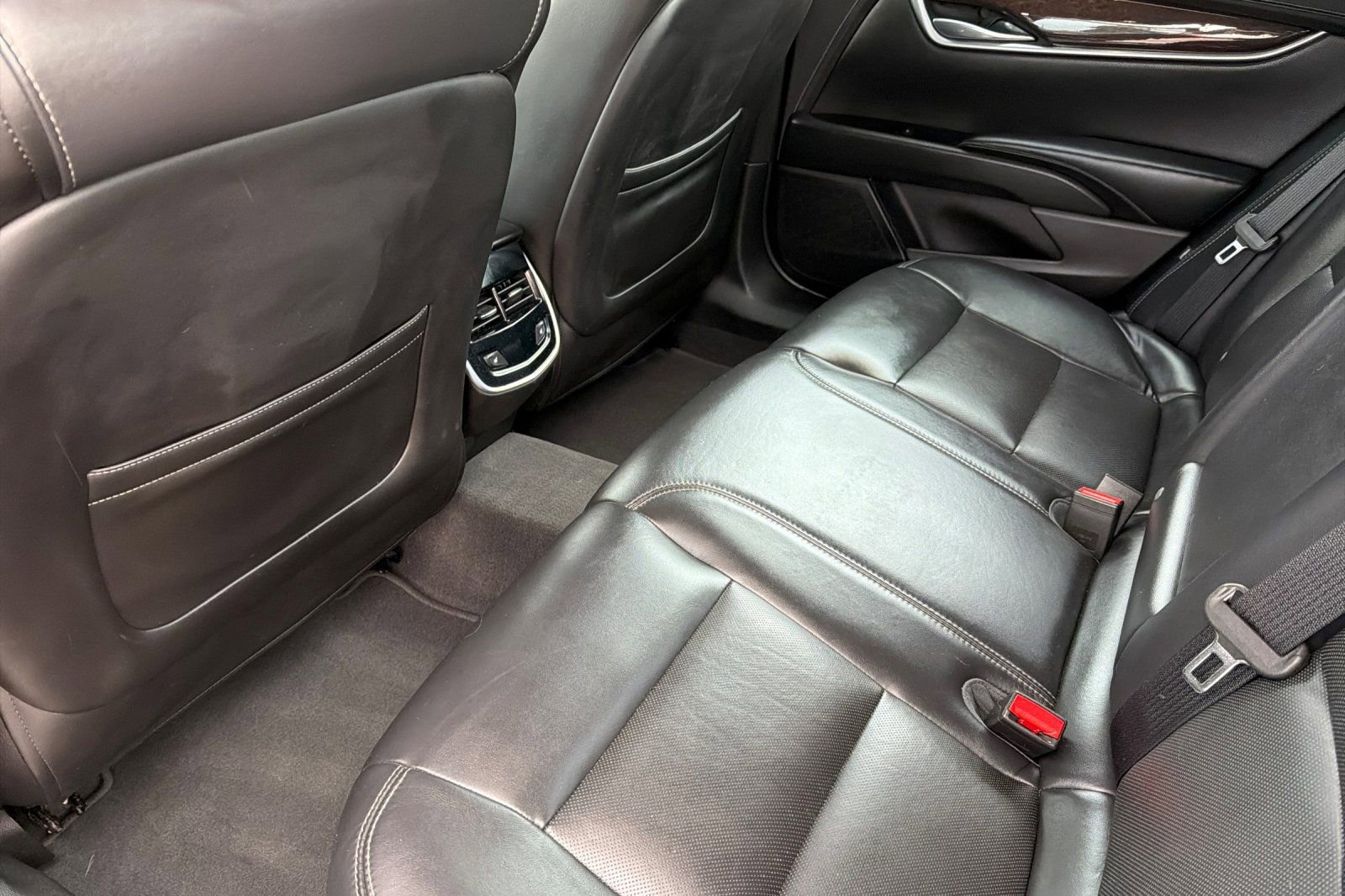 Used 2015 Cadillac XTS Luxury image 12