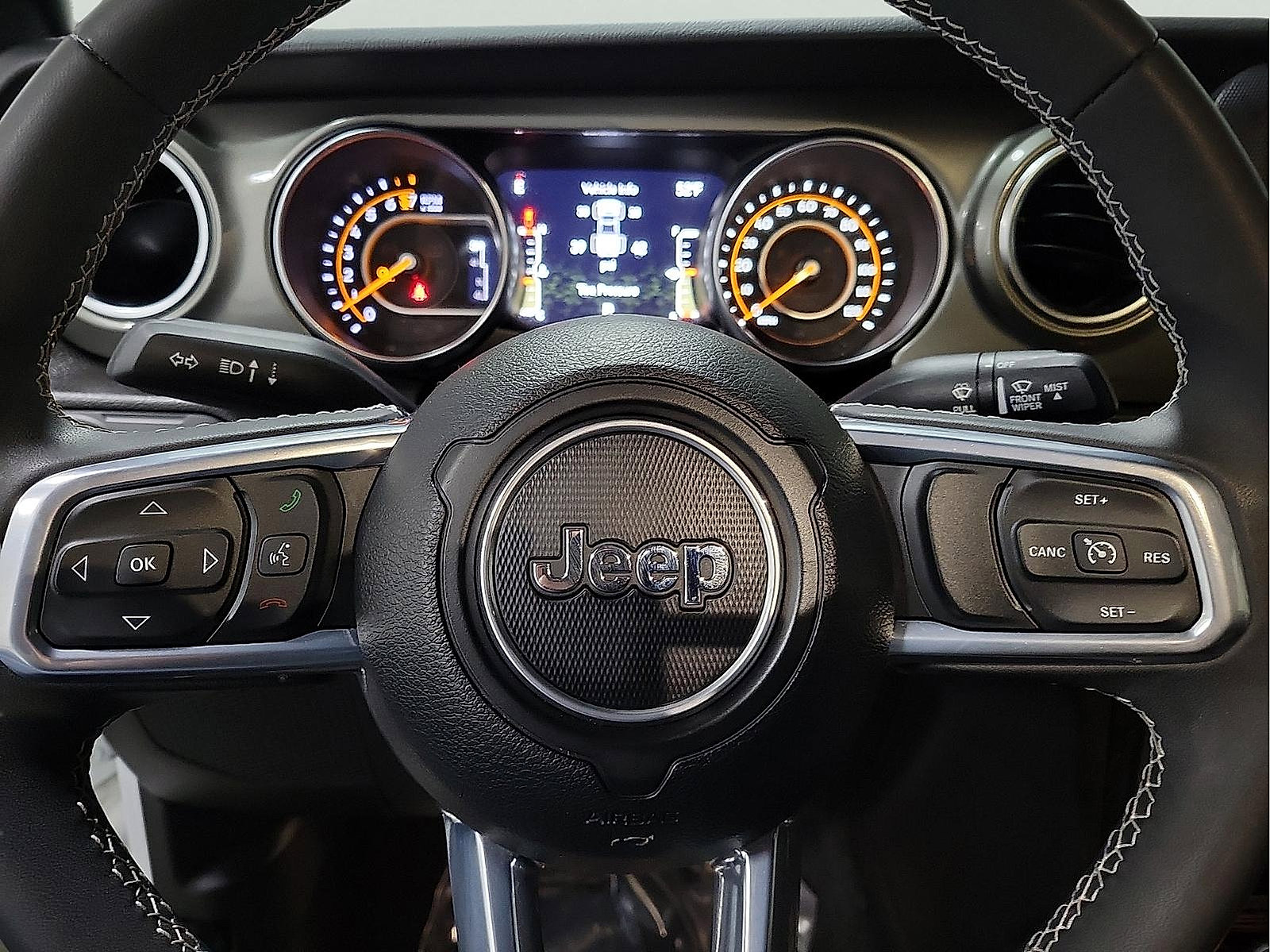 Used 2023 Jeep Gladiator Overland image 19