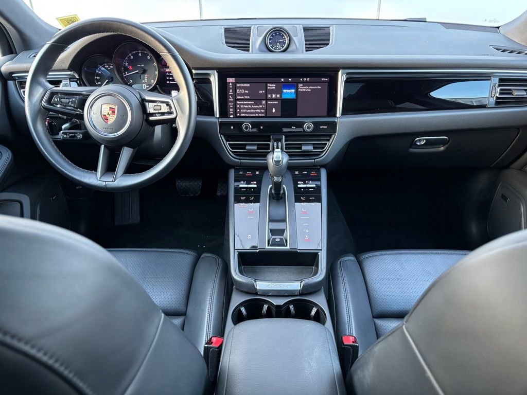 Certified 2023 Porsche Macan image 6