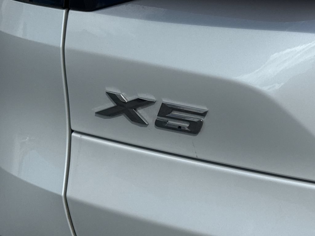 Used 2024 BMW X5 xDrive40i w/ Premium Package AWD/4WD image 9