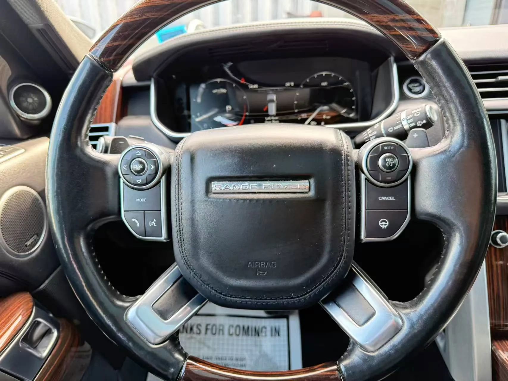 Used 2016 Land Rover Range Rover HSE image 14