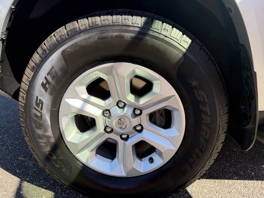 Used 2023 Toyota 4Runner SR5 Premium w/ Moonroof Package image 31