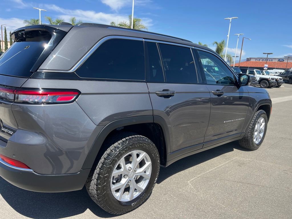 Used 2023 Jeep Grand Cherokee Limited image 12