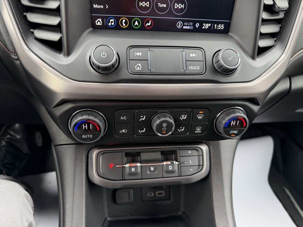 Used 2023 GMC Acadia AT4 w/ Technology Package image 27