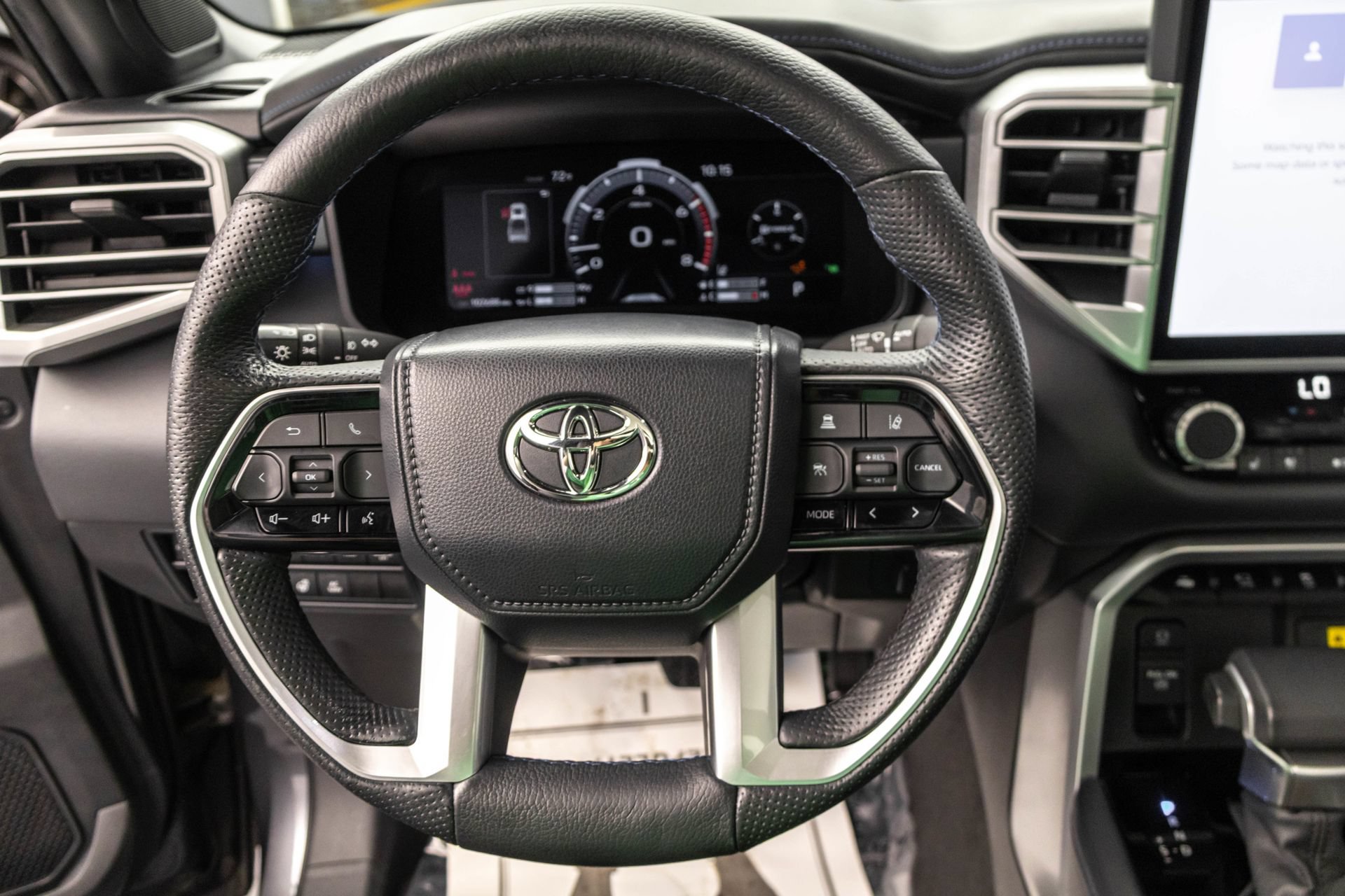 Used 2022 Toyota Tundra Platinum w/ Advanced Package AWD/4WD image 24