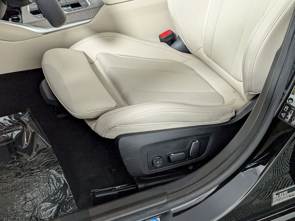 Used 2025 BMW 330i xDrive Sedan w/ Convenience Package image 18