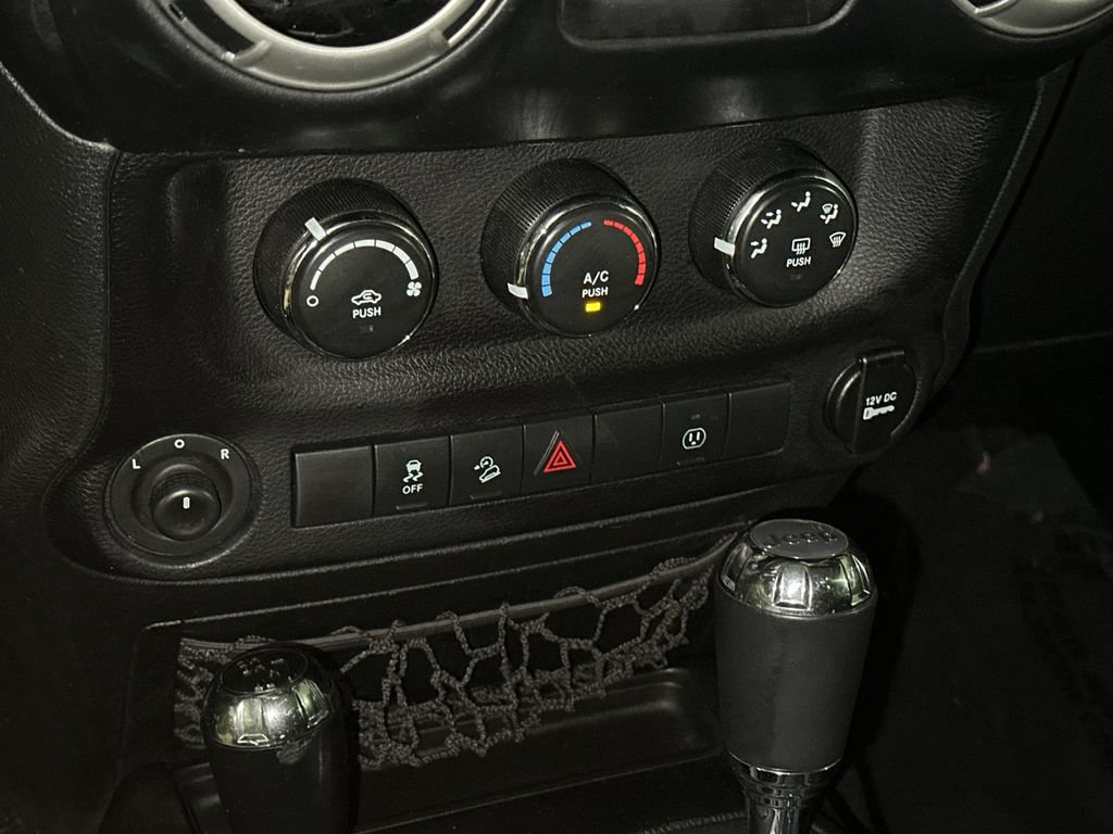 Used 2017 Jeep Wrangler Unlimited Sahara w/ Max Tow Package AWD/4WD image 24