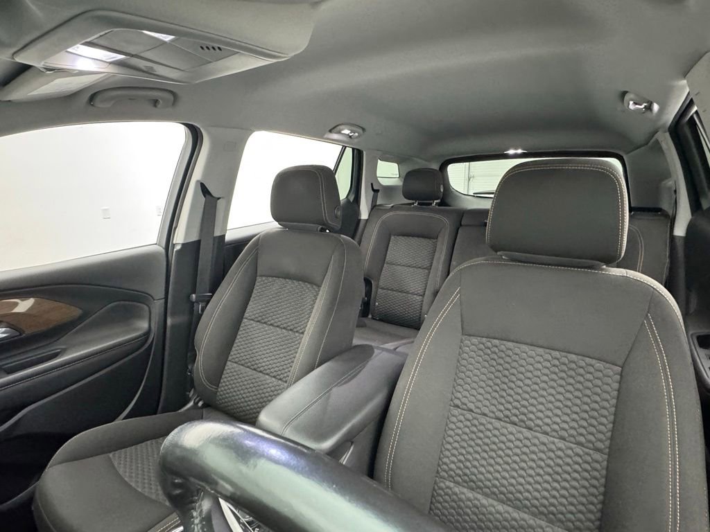 Used 2020 GMC Terrain SLE w/ Driver Convenience Package FWD image 15