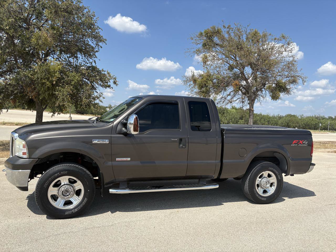 Used 2006 Ford F250 Lariat AWD/4WD image 6