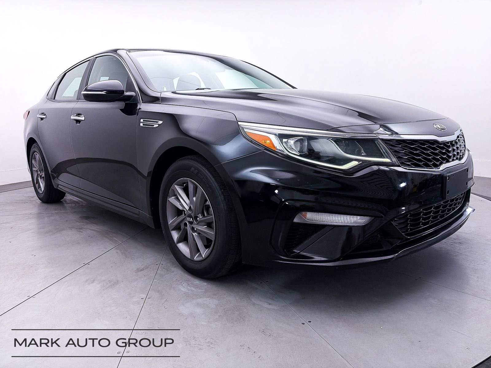 Used 2020 Kia Optima LX image 1