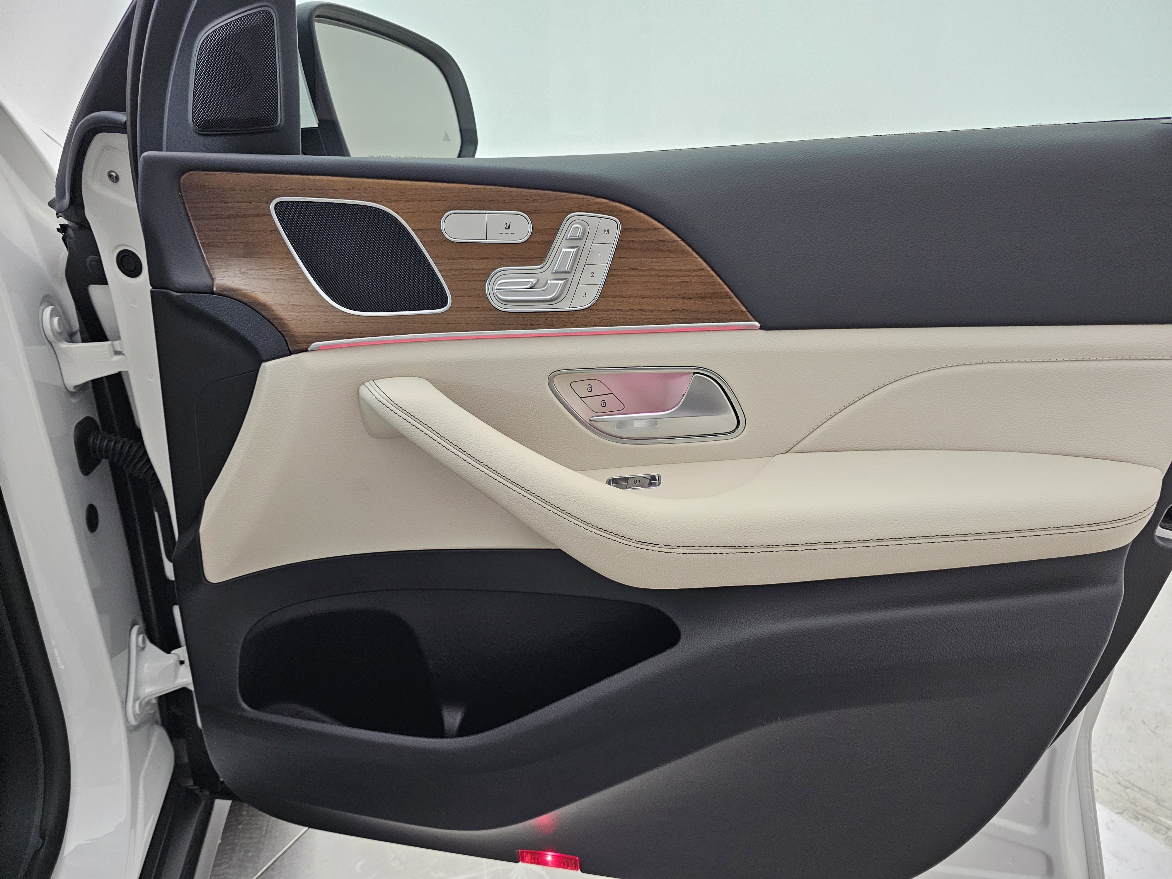 Used 2025 Mercedes-Benz GLE 450 4MATIC image 18