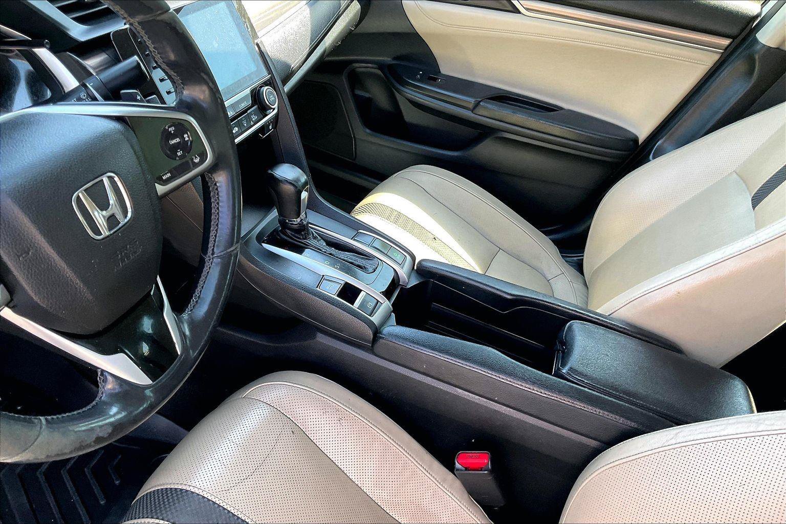 Used 2019 Honda Civic Touring image 15