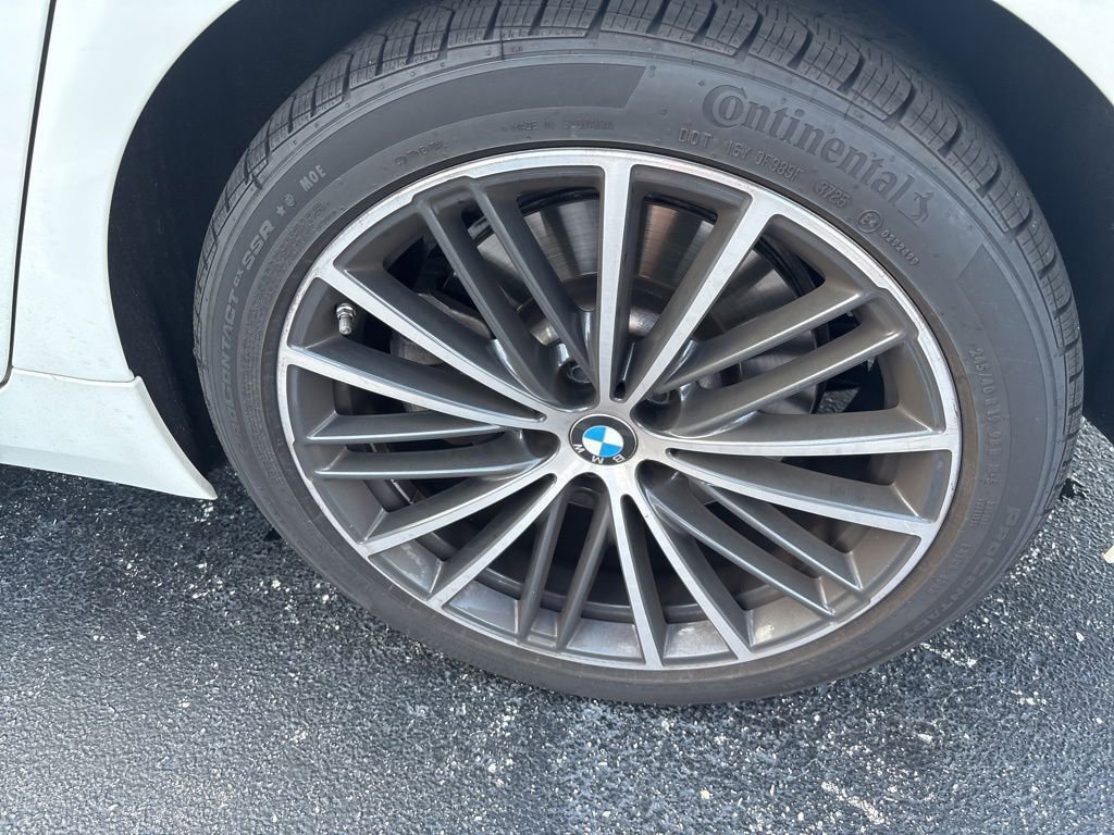 Used 2023 BMW 540i w/ Premium Package RWD image 6