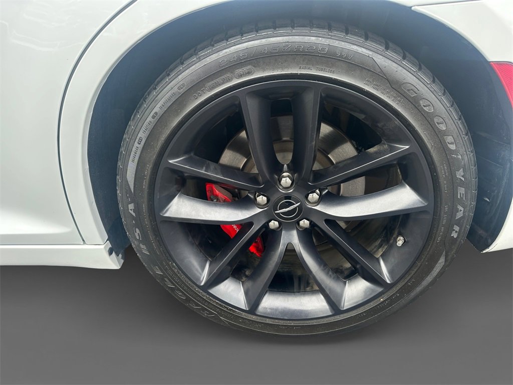 Certified 2023 Chrysler 300 C image 8