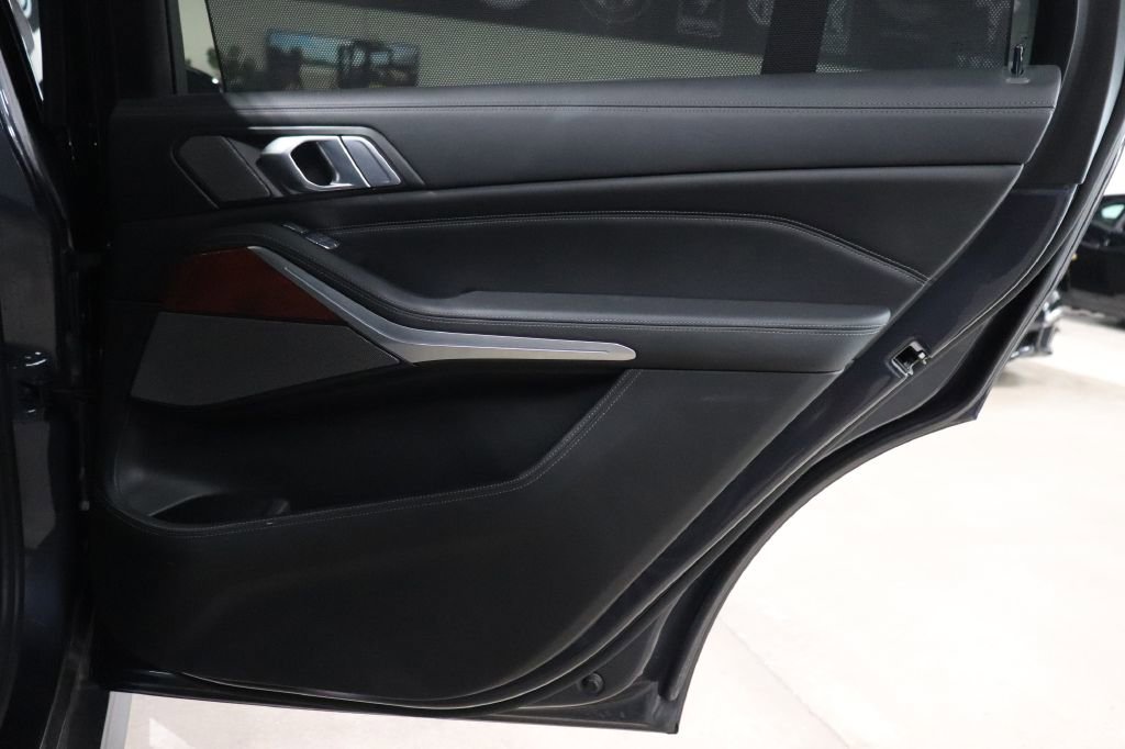 Used 2021 BMW ALPINA XB7 image 22