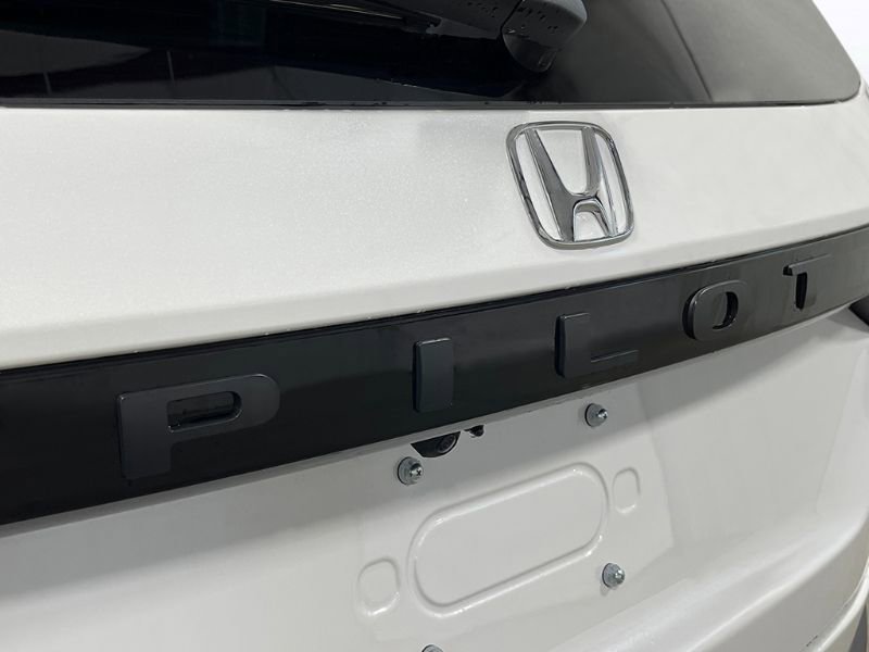 New 2025 Honda Pilot EX-L image 6