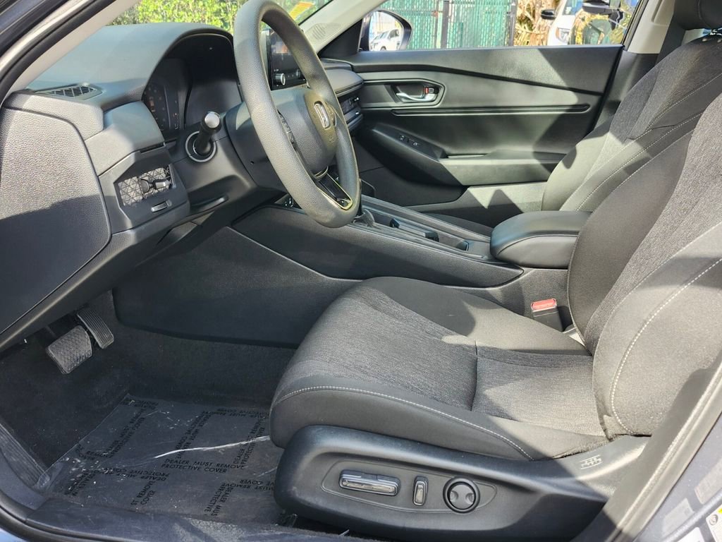 Certified 2023 Honda Accord EX image 9