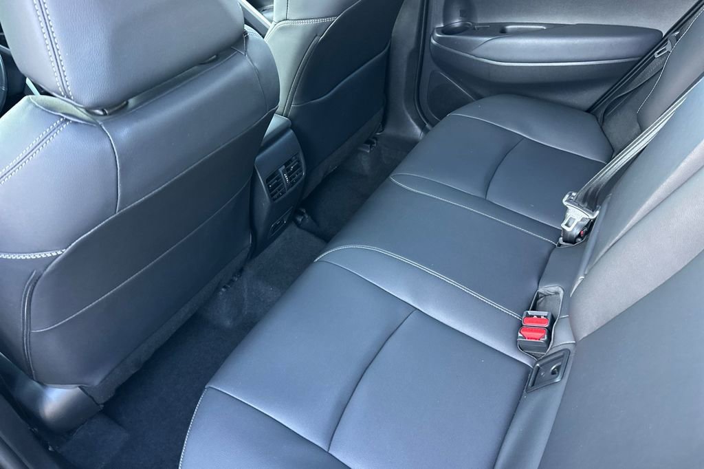 Used 2023 Toyota Corolla Cross XLE w/ Convenience Package image 12