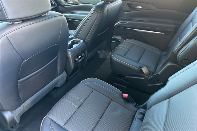 New 2026 Chevrolet Traverse High Country image 16