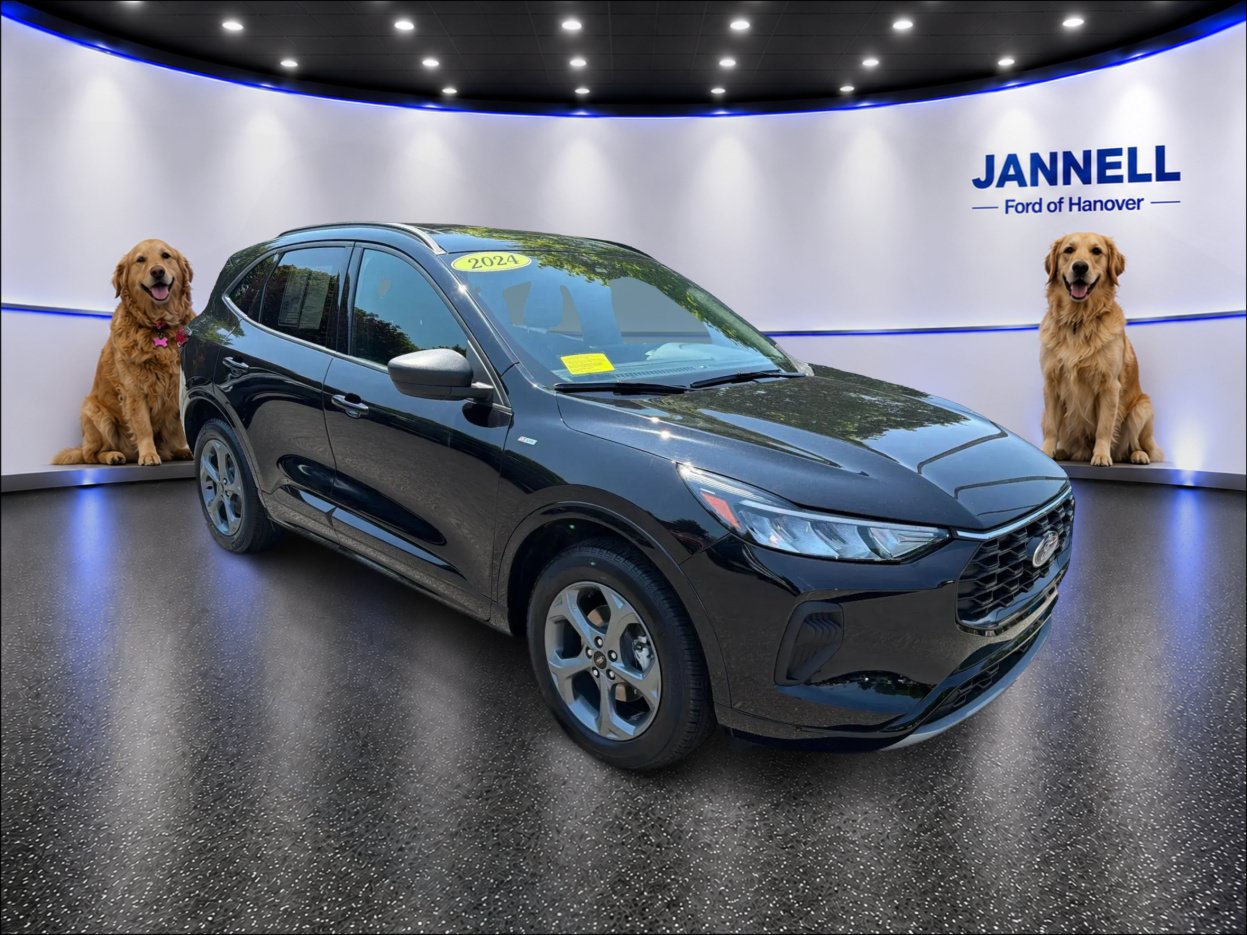 Used 2024 Ford Escape ST-Line w/ Tech Pack #1 AWD/4WD image 3