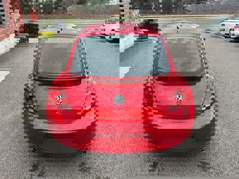 Used 2012 Volkswagen Beetle 2.0T image 3