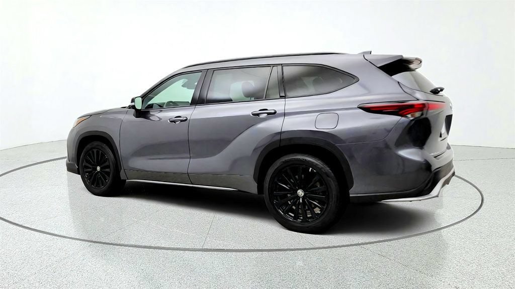 Used 2024 Toyota Highlander XSE AWD/4WD image 7