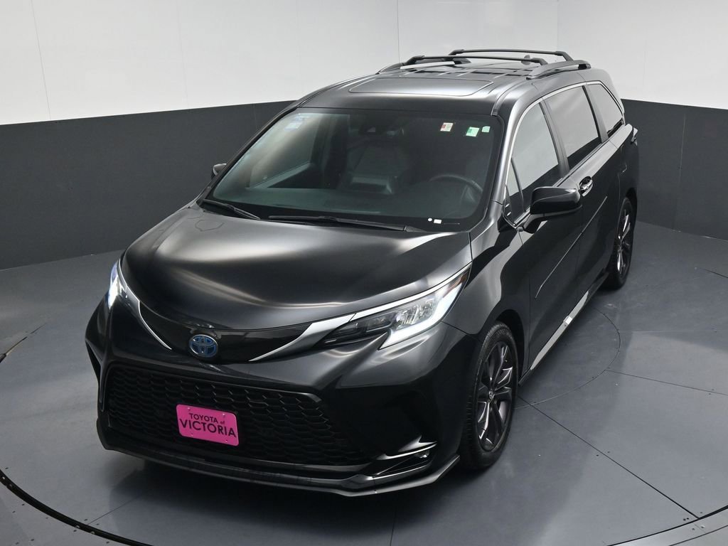 Used 2023 Toyota Sienna XSE image 18