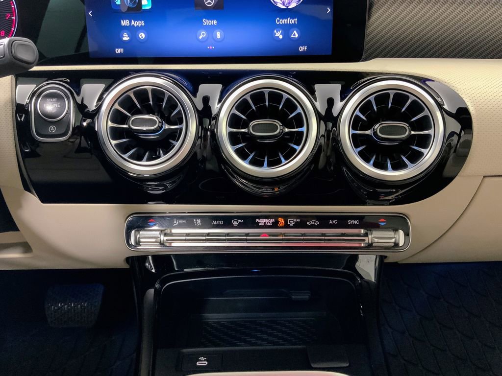 Used 2025 Mercedes-Benz CLA 250 4MATIC image 27
