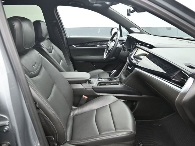 Used 2025 Cadillac XT6 Premium Luxury image 10
