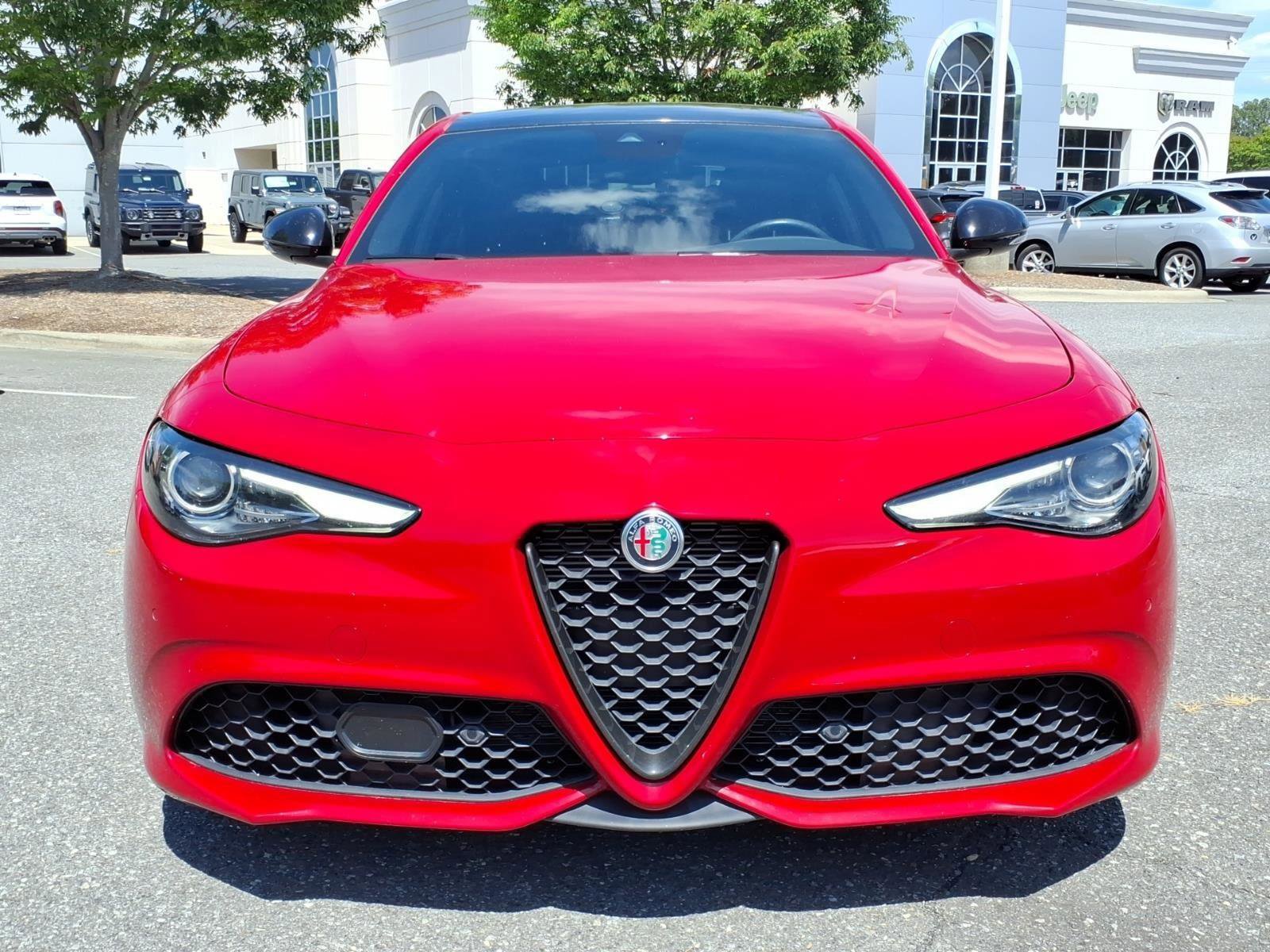 Used 2023 Alfa Romeo Giulia Veloce RWD image 14
