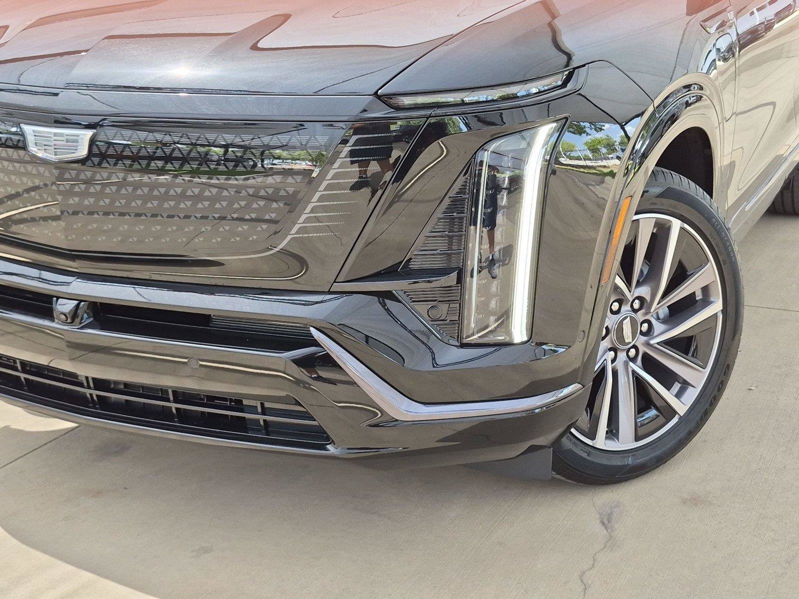 New 2027 Cadillac Vistiq Sport w/ LPO, Floor Liner Package AWD/4WD image 2