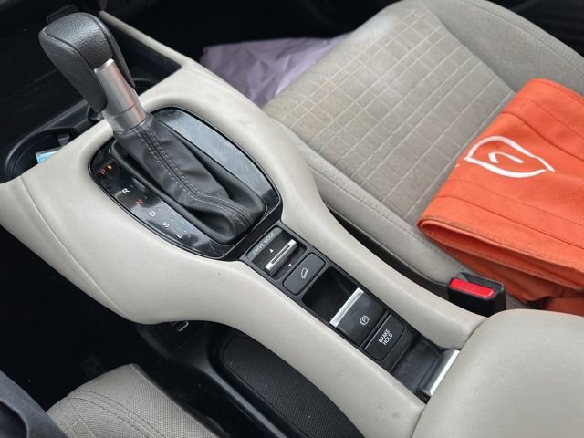 Used 2024 Honda HR-V LX image 33